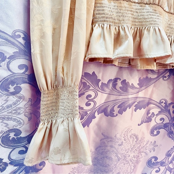 Floral Satin Peplum Blouse - Picture 7 of 8